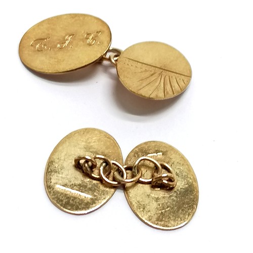 489 - Pair of 9ct hallmarked gold cufflinks with initials to reverse - 3g - SOLD ON BEHALF OF THE NEW BREA... 