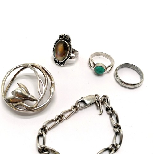 494 - Qty of silver marked jewellery ~ 3 bracelets (1 with charms & 1 a/f), scarf ring, 3 rings (1 with tu... 