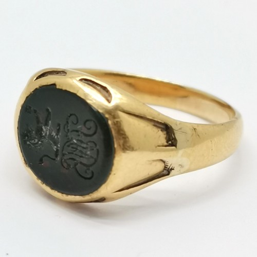 497 - Antique unmarked gold (touch tests as 18ct) bloodstone intaglio seal ring - size Q½ & 5.5g total wei... 