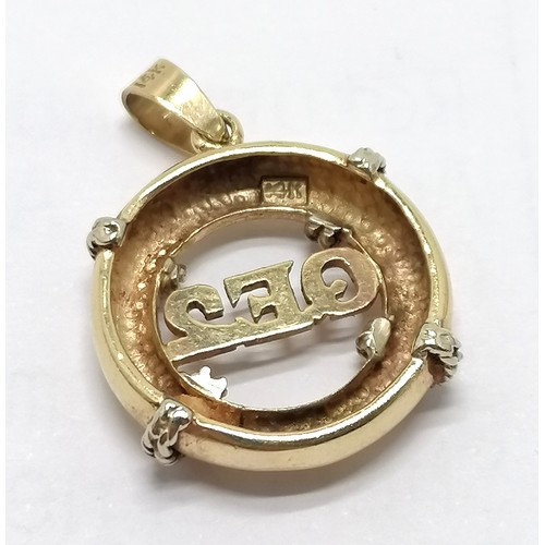 527 - 14ct marked gold QE2 lifebuoy / lifebelt pendant - 2.5cm drop & 4.1g