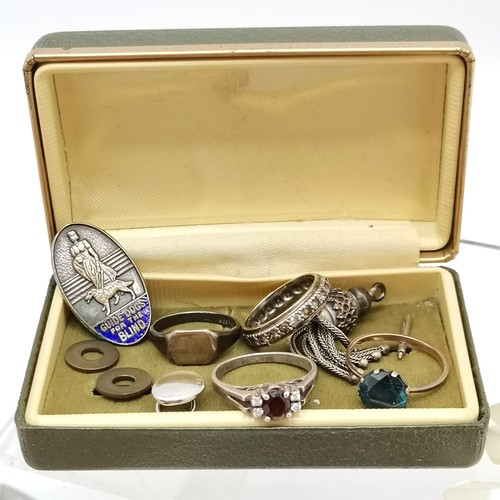 596 - Tub of mixed jewellery inc albert chain with 2 silver fobs (both with unmakred gold detail), unmarke... 