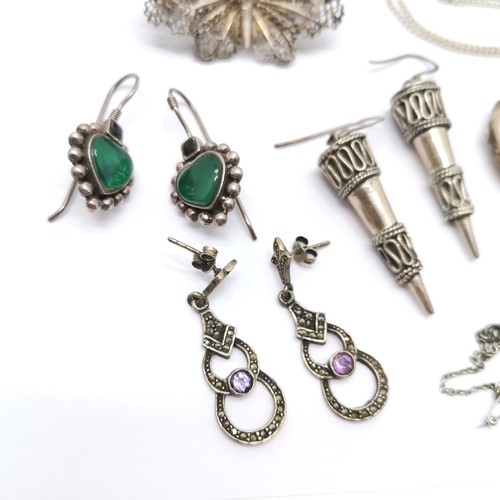 609 - Qty of silver jewellery inc filigree, marcasite set, 2 lockets (largest on 50cm chain) etc - total w... 