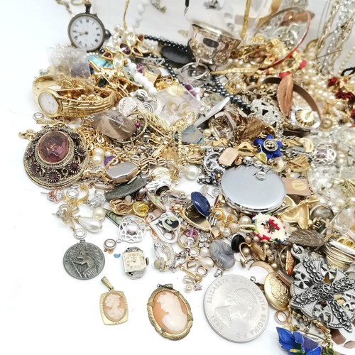 623 - Qty of costume jewellery t/w qty of watches inc Seiko, - for spares / repairs