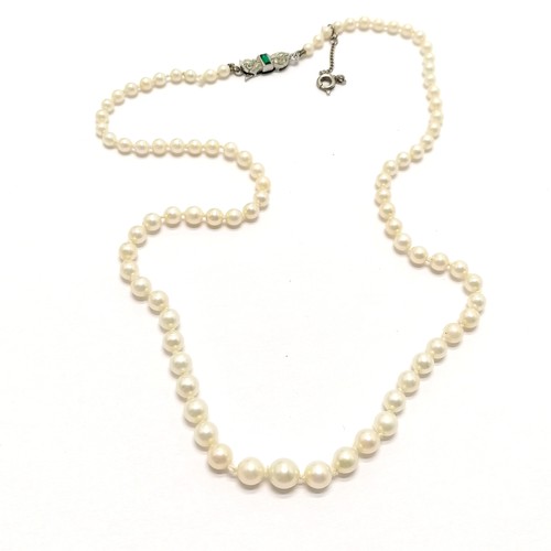 626 - Perlas Majorica boxed graduated strand of mock pearls with an 835 silver clasp - 42cm long t/w gilt ... 