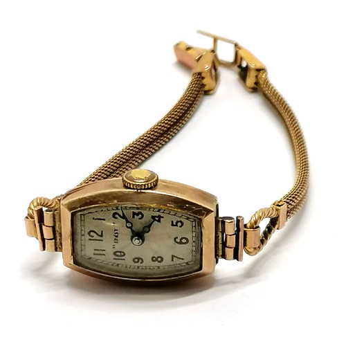 638 - 9ct hallmarked gold Art Deco manual wind wristwatch with integral gold bracelet by Bravingtons marke... 