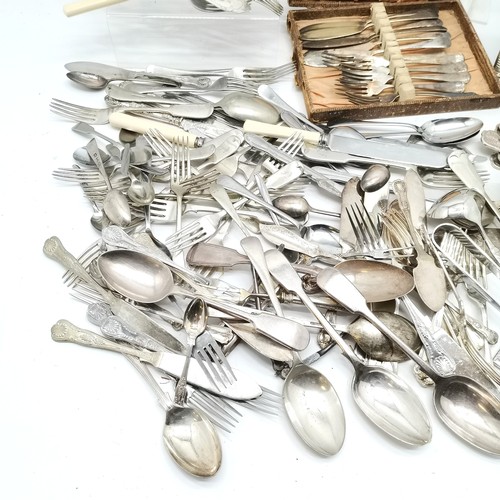 708 - Qty of silver plated wares mostly loose cutlery inc kings pattern, fiddle (& thread), 2 Villeroy & B... 