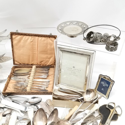 708 - Qty of silver plated wares mostly loose cutlery inc kings pattern, fiddle (& thread), 2 Villeroy & B... 