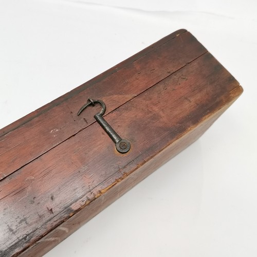 74 - Antique long telescope in original mahogany brass mounted carry case (130cm long x 15cm x 10cm deep)