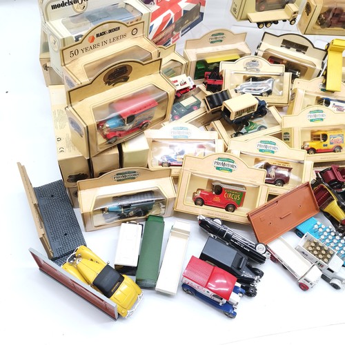 99 - Qty of 60+ toy cars inc Corgi, models of yesteryear, matchbox etc (some boxed)