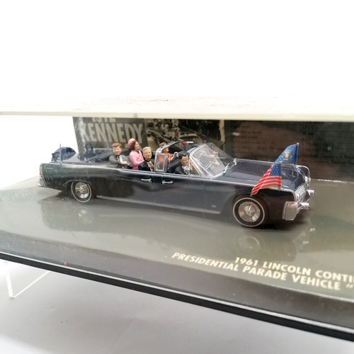 100 - Paul's Model Art Kennedy car t/w Vitesse Che Guevara chevrolet bel-air nomad (box a/f)