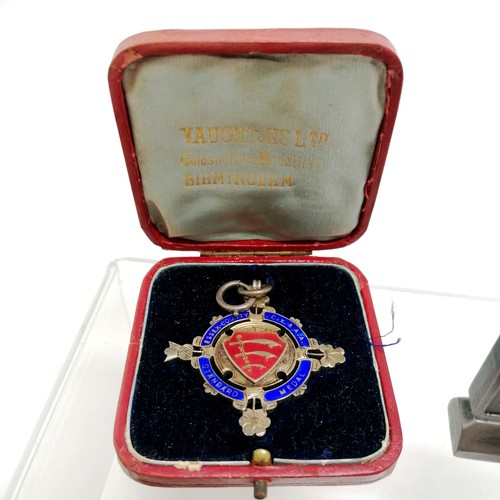 107 - 1902 King Edward VII coronation 55mm medal (in case) t/w WWI Borough of Southend 1915 volunteer war ... 