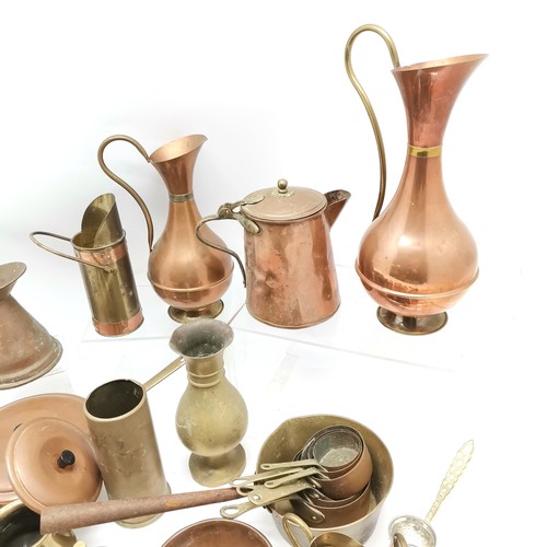 113 - Qty of copper & brass inc saucepans, jugs, military shell case (18cm high), horse brasses (inc Mason... 