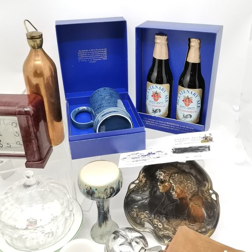 121 - Qty of misc inc bakelite clock, 2 x boxed Hall & Woodhouse beers / tankard, Lomonsov raccoon, copper... 