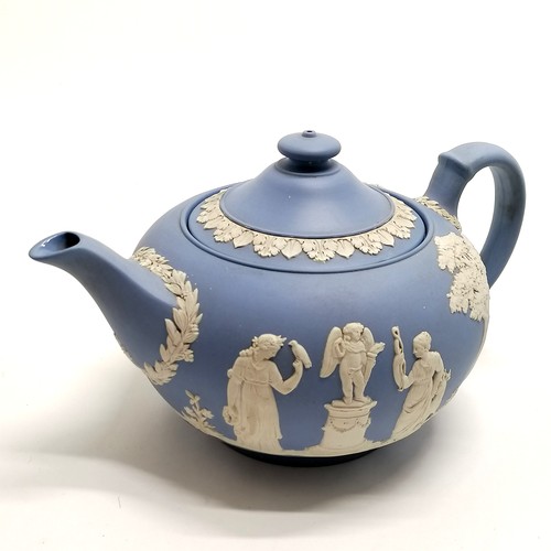 185 - Wedgwood teapot, vase (12.5cm), 2 cups / saucers & 3 pin dishes (1 saucer & heart shaped dish chippe... 