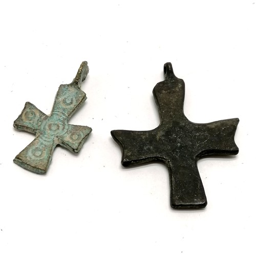 199 - Roman / byzantine bronze cross (4cm) t/w later Medieval (?) smaller bronze cross