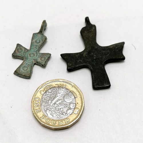 199 - Roman / byzantine bronze cross (4cm) t/w later Medieval (?) smaller bronze cross