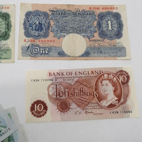 263 - Qty of GB £1 notes (inc consecutive) & 10/- banknote