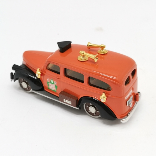 279 - Durham classics boxed DC-17B Chevrolet 1941 Suburban 