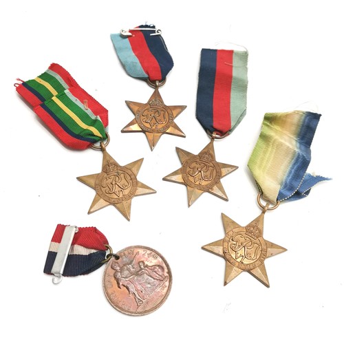 287 - Qty of militaria inc medals (8 x WWII medals inc Pacific star), Victoria Cross deskweight, medallion... 