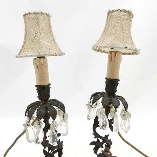 317 - Pair of antique bronze table lamps with stag and doe detail and crystal drops - total height 41cm - ... 