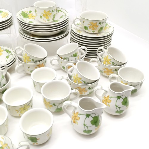 8 - Villeroy & Boch Geranium qty of dinner and tea ware inc 7 dinner plates (signs of use), 3 cream jugs... 