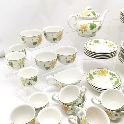 8 - Villeroy & Boch Geranium qty of dinner and tea ware inc 7 dinner plates (signs of use), 3 cream jugs... 