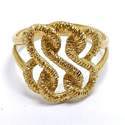 419 - 18ct hallmarked gold rope twist open knot design ring by DJE - size P & 4.1g - SOLD ON BEHALF OF THE... 