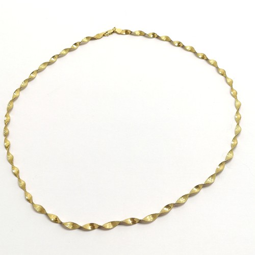 444 - 9ct hallmarked gold fancy spiral design necklace - 44cm & 4.3g