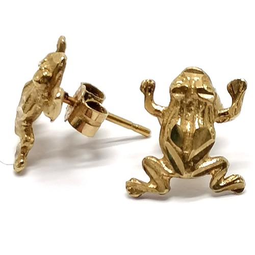 471 - Unmarked gold frog stud earrings - 9mm & 1g