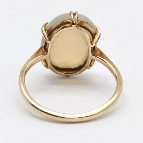 533 - 9ct marked gold opal stone set ring - size L & 2.9g total weight ~ has wear to stone