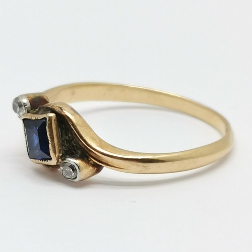 534 - Antique 18ct marked gold sapphire / diamond ring - size N½ & 2.3g total weight