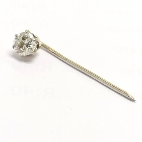 578 - Antique unmarked gold diamond stone set pin - diamond approx 4.5mm diameter & pin 2.8cm in a William... 