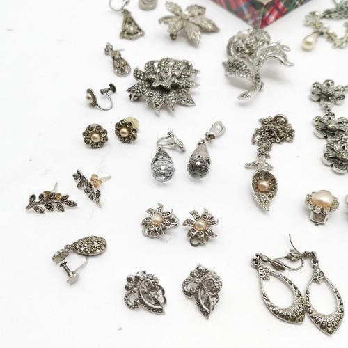 600 - Qty of marcasite jewellery inc some silver - SOLD ON BEHALF OF THE NEW BREAST CANCER UNIT APPEAL YEO... 