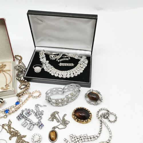 603 - Qty of costume jewellery inc diamante, earrings, tigers eye brooch + bracelet etc - SOLD ON BEHALF O... 