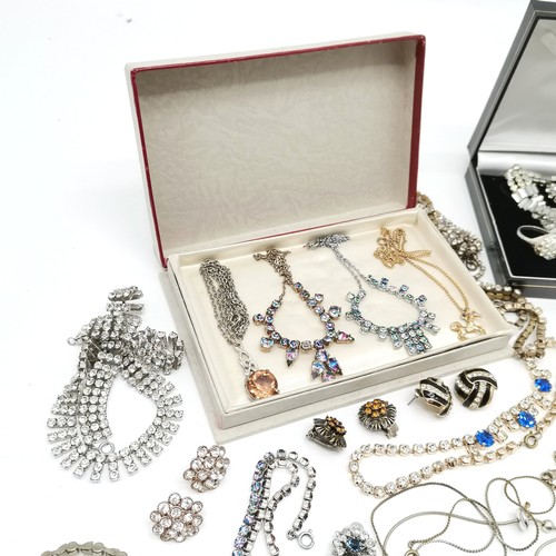 603 - Qty of costume jewellery inc diamante, earrings, tigers eye brooch + bracelet etc - SOLD ON BEHALF O... 