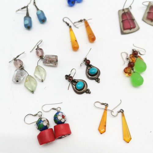 605 - 13 x pairs of silver marked earrings inc hand crafted (5.5cm), stone set, amber, Venetian glass etc ... 