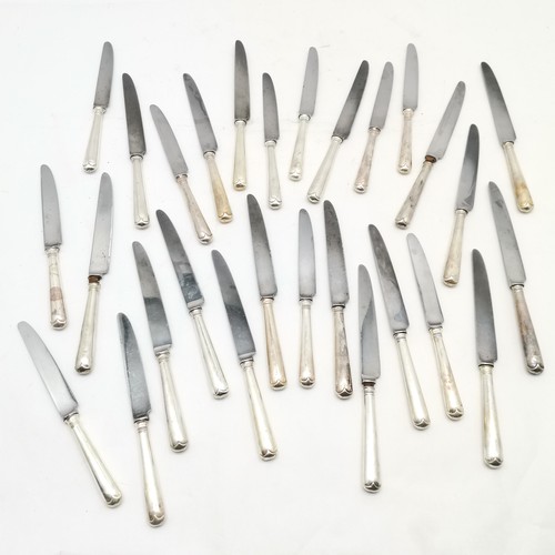 738 - Mappin & Webb 17 x table knives (24cm) t/w 11 x tea knives (22cm - 3 are a/f)