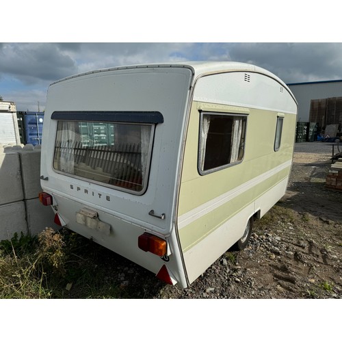 84 - 1970's sprite alpine vintage 4 berth caravan, original gas lighting and heating untested.
No damp. H... 