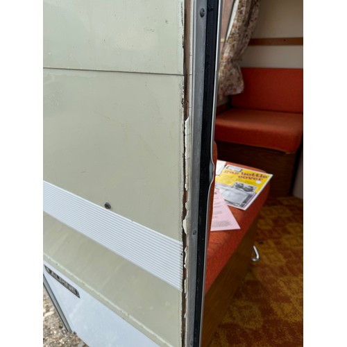 84 - 1970's sprite alpine vintage 4 berth caravan, original gas lighting and heating untested.
No damp. H... 