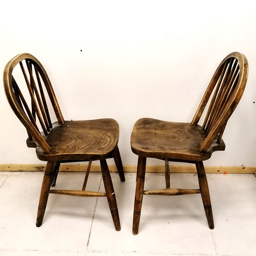 95 - Set of 6 antique wheelback dining chairs (1 is mis matched) - 1 has a missing spindle