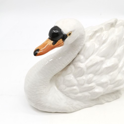 98 - Large ceramic swan - 44cm long x 24cm high ~ no obvious damage