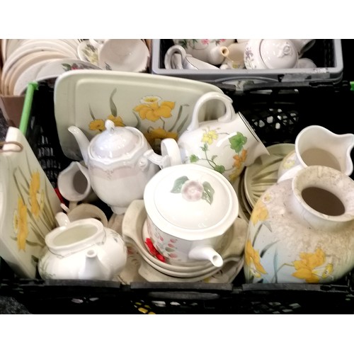 113 - 3 x boxes of mixed china inc. Royal Worcester Arcadia part tea set incl. 2 teapots, Queen's breakfas... 