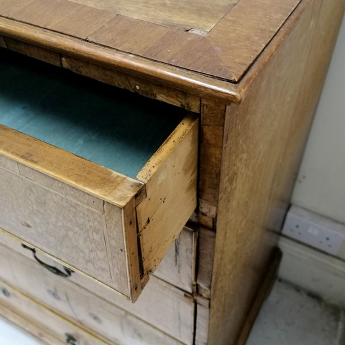 121 - Antique Georgian walnut veneer 2 over 4 chest of drawers with cross banded detail on bracket feet  -... 