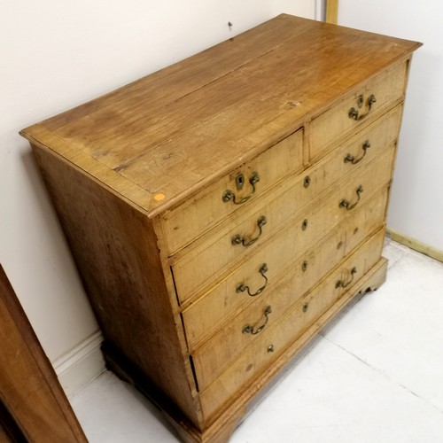 121 - Antique Georgian walnut veneer 2 over 4 chest of drawers with cross banded detail on bracket feet  -... 