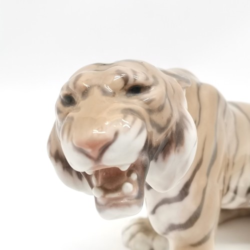 122 - Bing & Grondahl ceramic tiger figure #1712 - 28cm across x 17cm high ~ no obvious damage