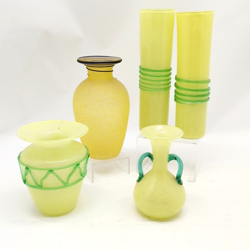 124 - 5 x yellow glass vases - tallest 30cm ~ no obvious damage