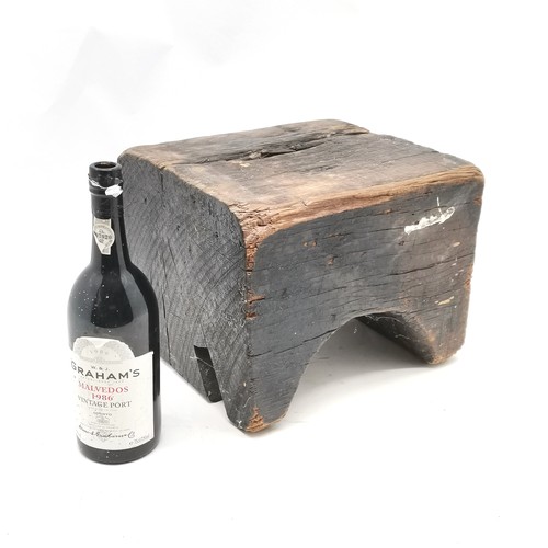 138 - Antique block driftwood stand / stool - 31cm x 27.5cm x 24cm high