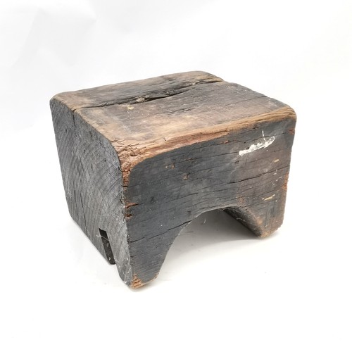 138 - Antique block driftwood stand / stool - 31cm x 27.5cm x 24cm high