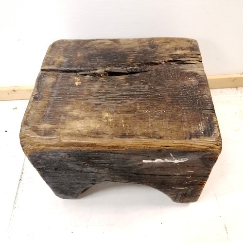 138 - Antique block driftwood stand / stool - 31cm x 27.5cm x 24cm high