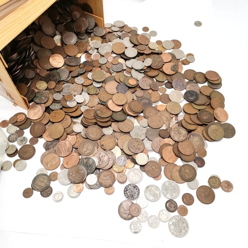 181 - Box of (unsorted) english coins - approx 14kg